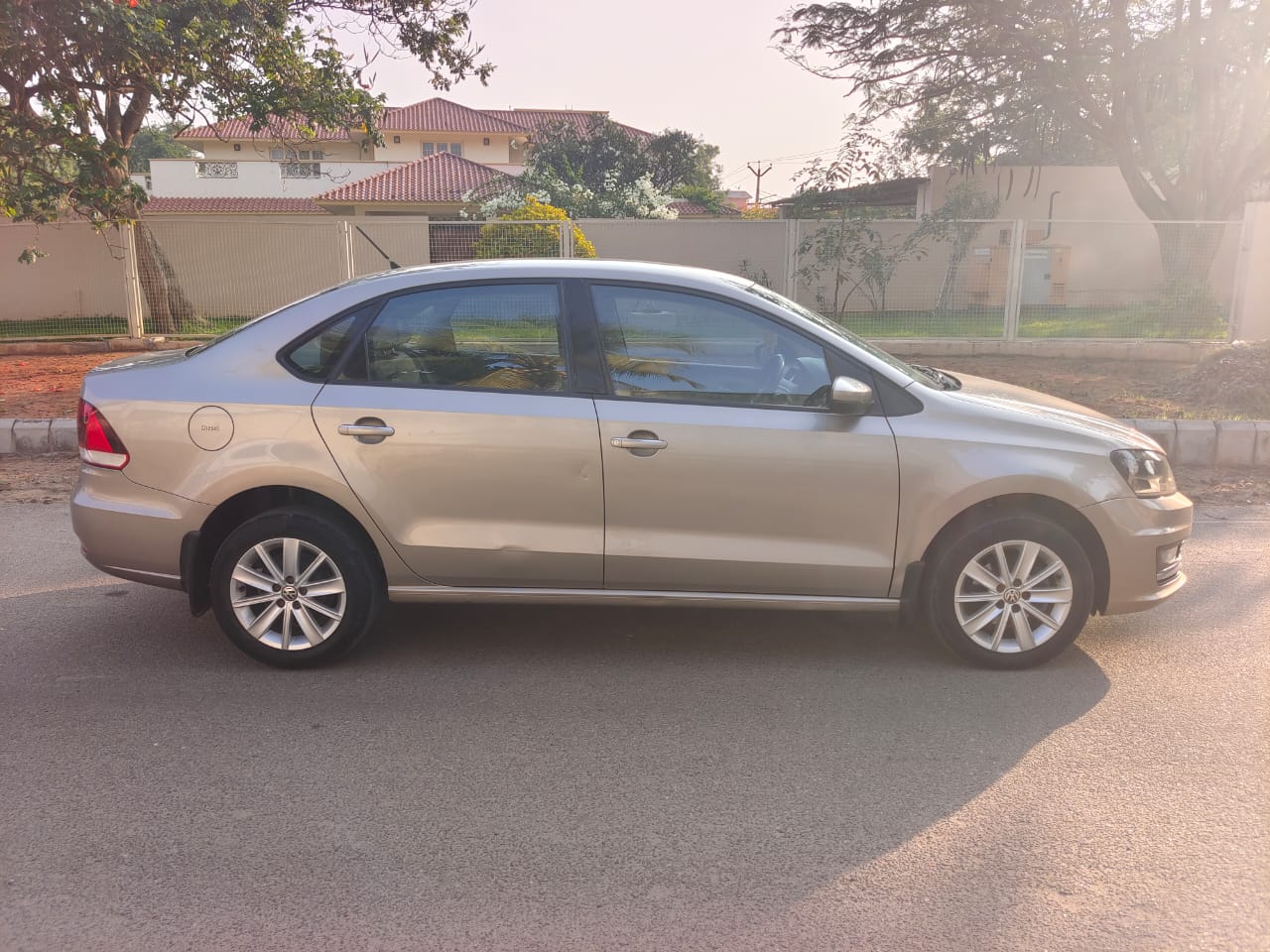 Volkswagen Vento(2015-2019) Highline Diesel At